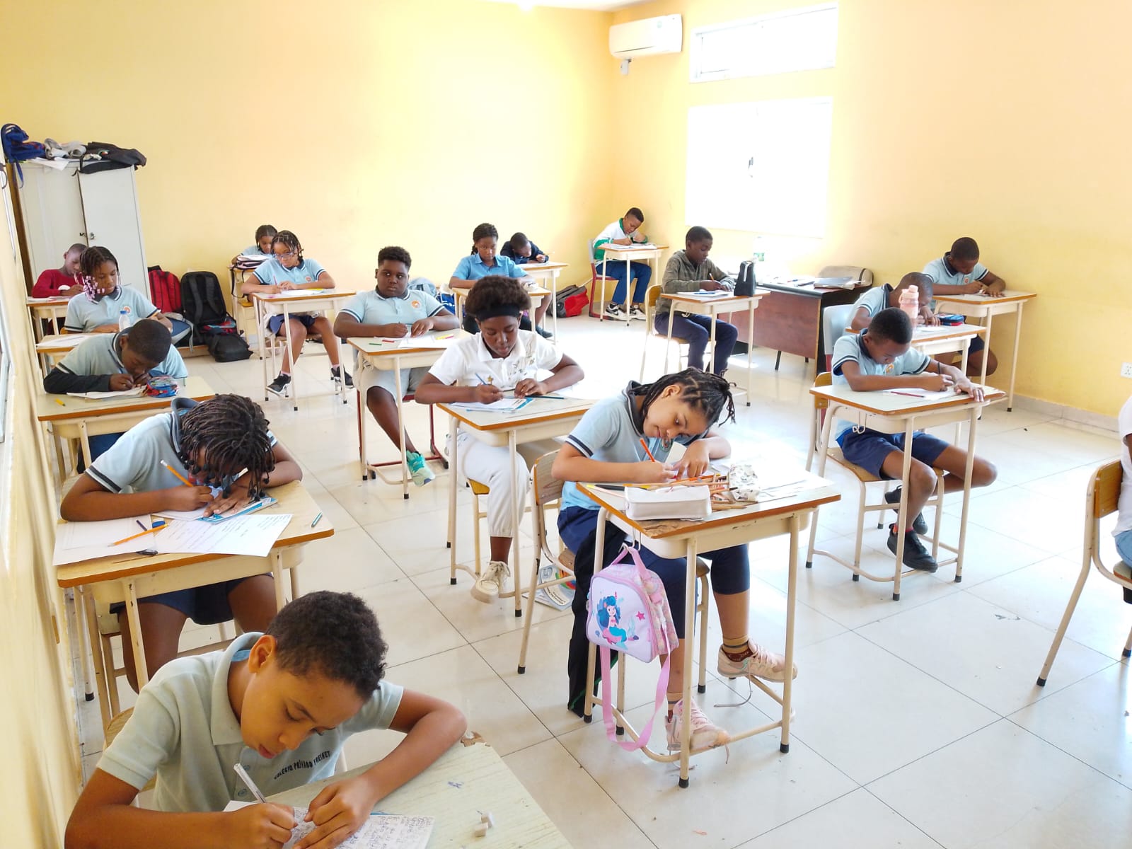Alunos do Colégio Freinet em actividade