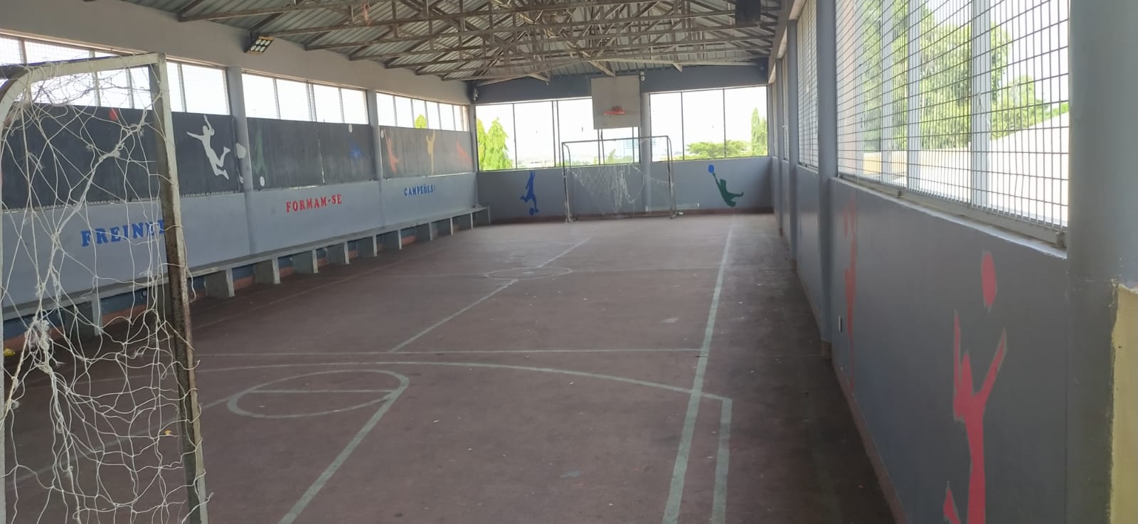 Campo polidesportivo